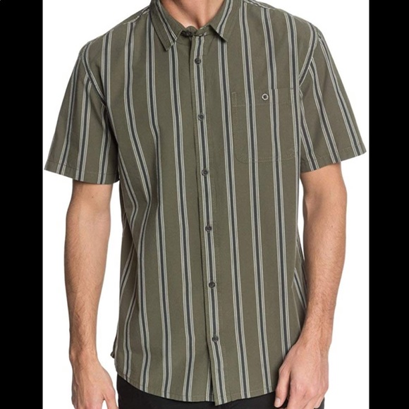 Mens Quiksilver short sleeve button down shirt XL - Picture 1 of 5